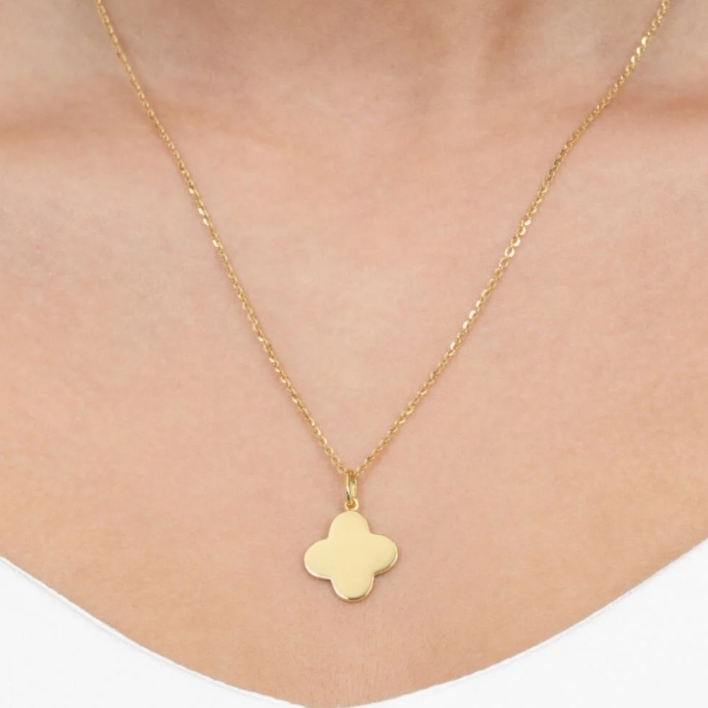 Elegant Gold Clover Pendant Necklace